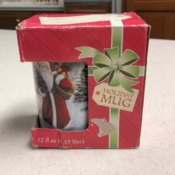 2- Christmas mug and one piece porcelain nativity scene - Picture 3 of 9